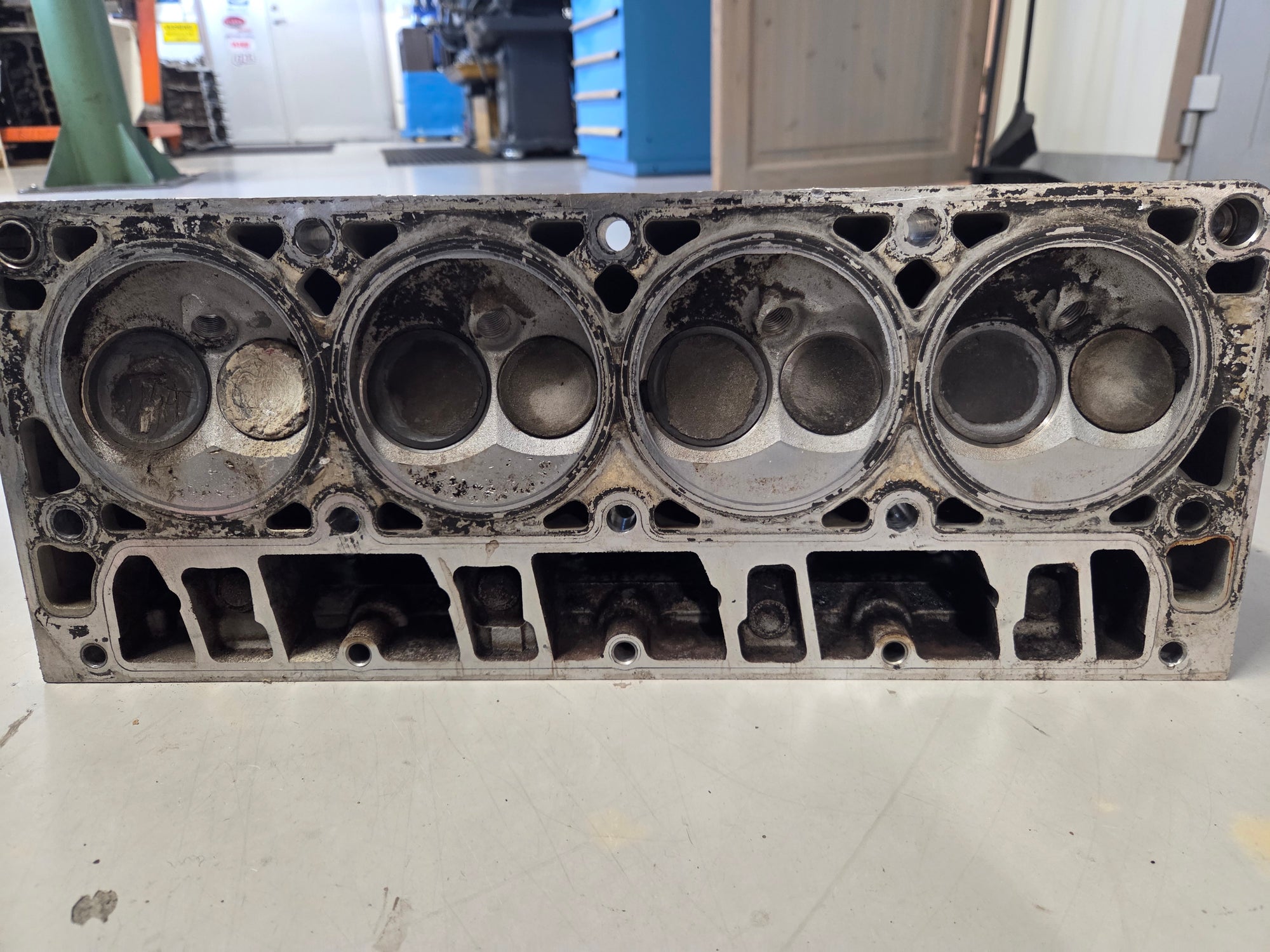 Used 862 Cylinder Head #072