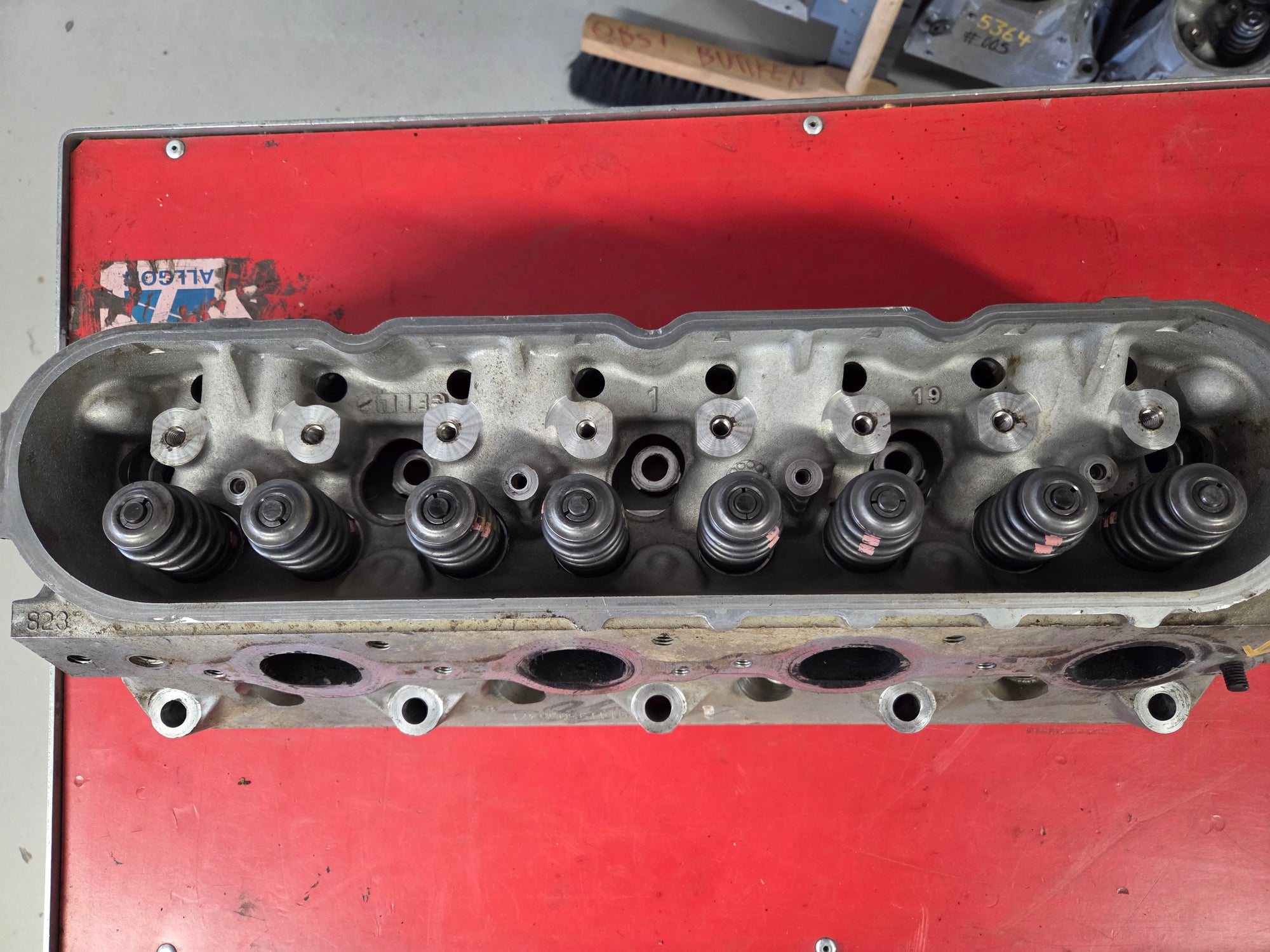Used 823 Cylinder Head #070