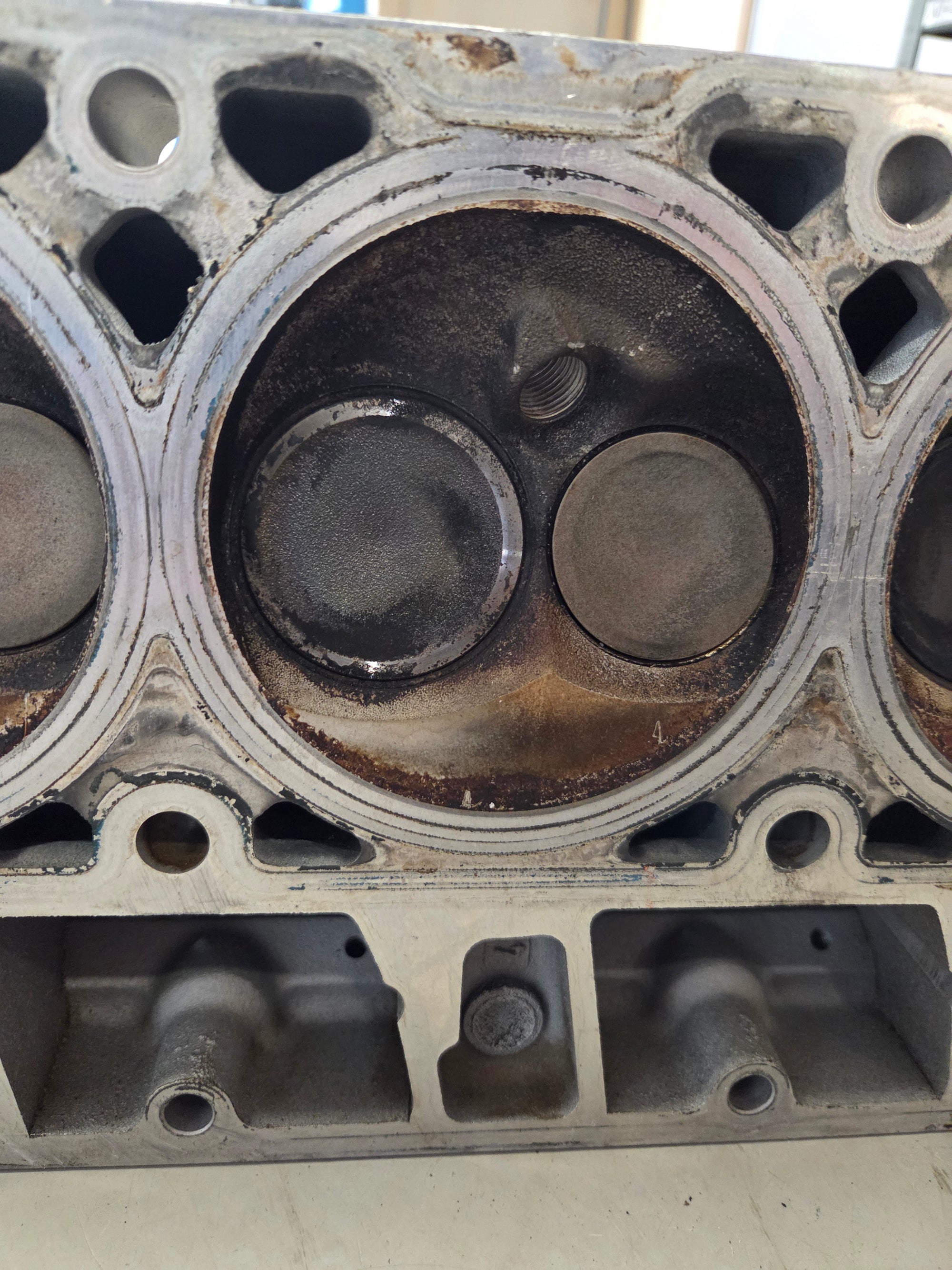 Used 862 Cylinder Head #073