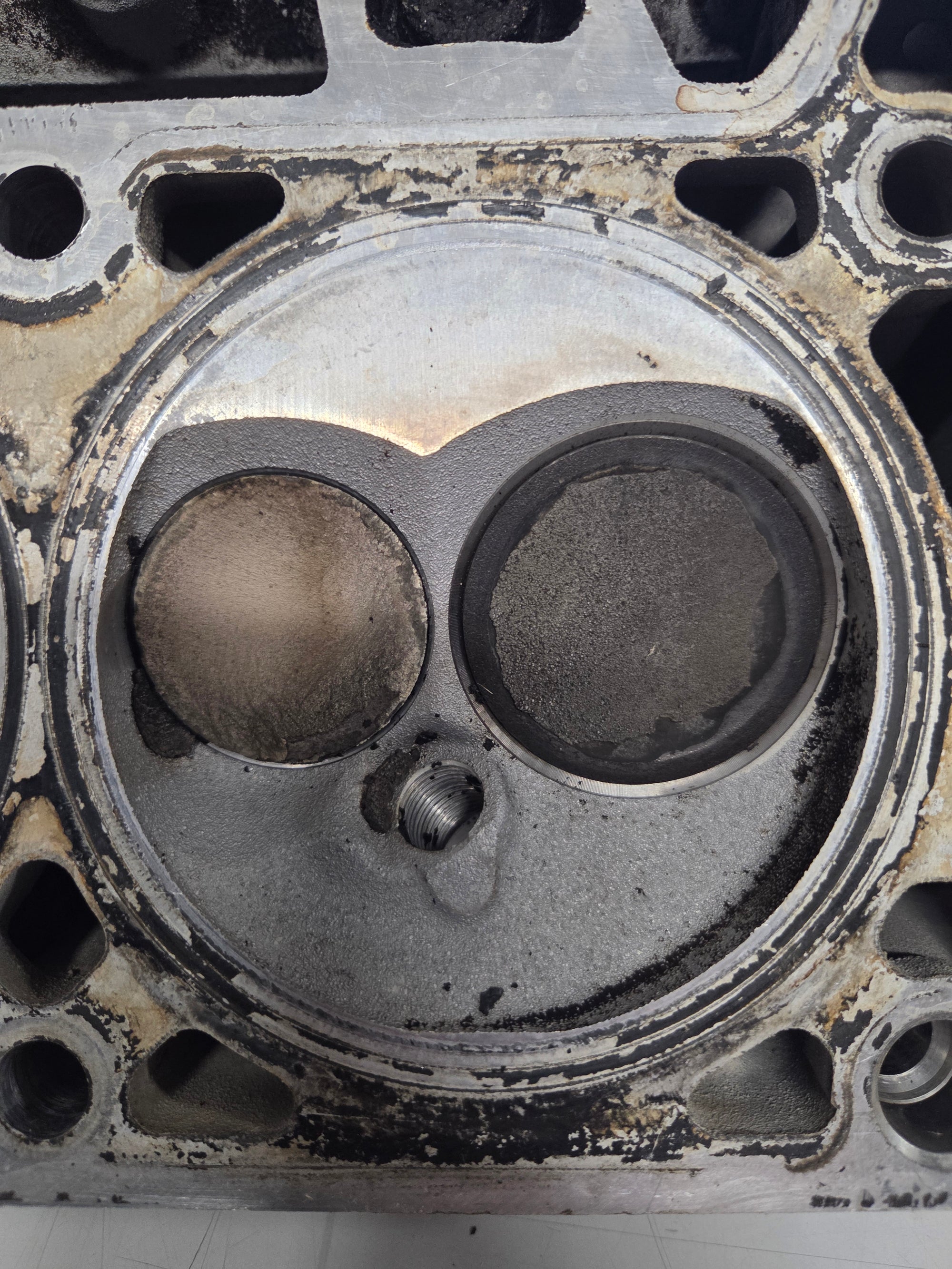 Used 862 Cylinder Head #029