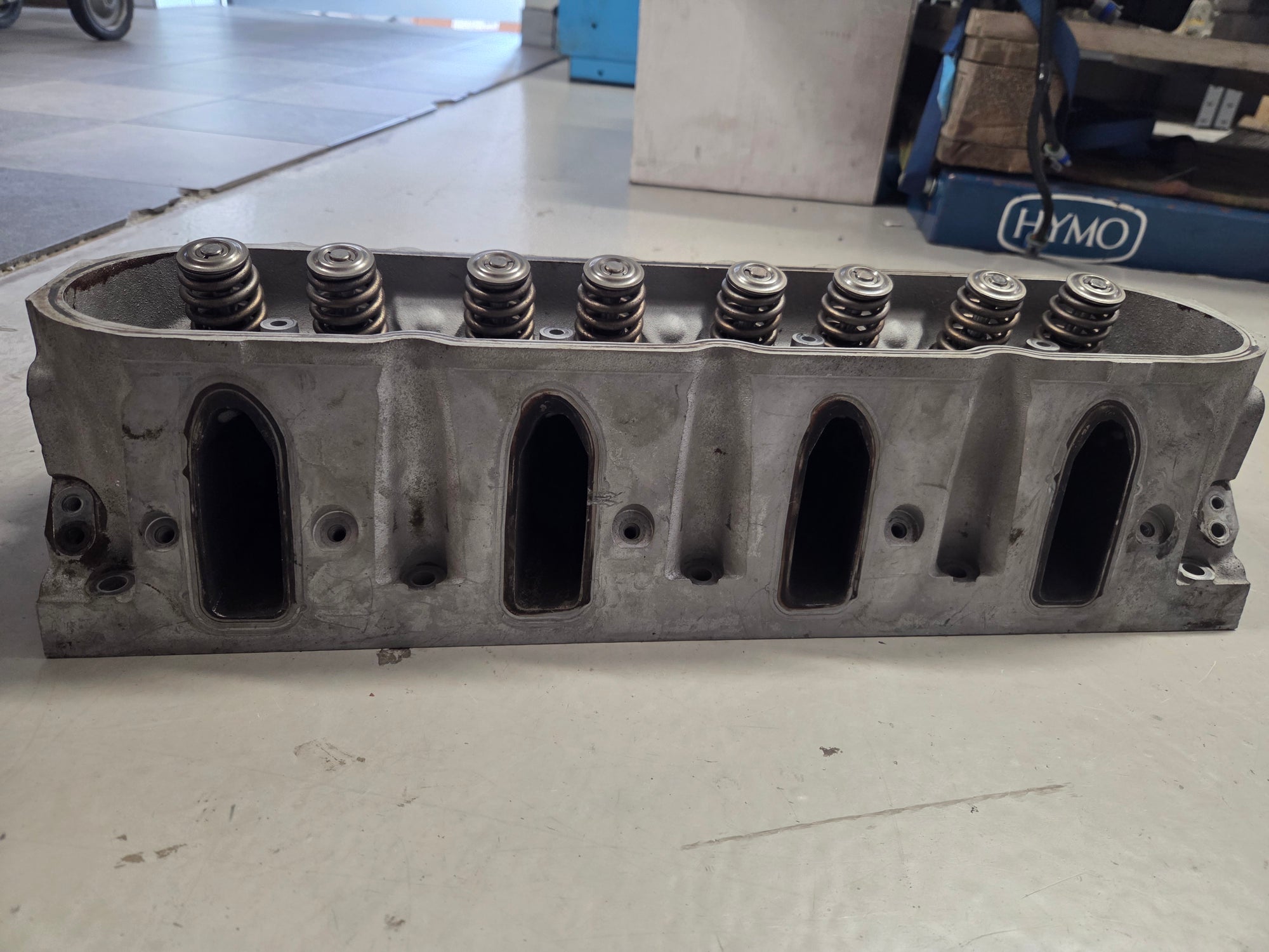 Used 862 Cylinder Head #073
