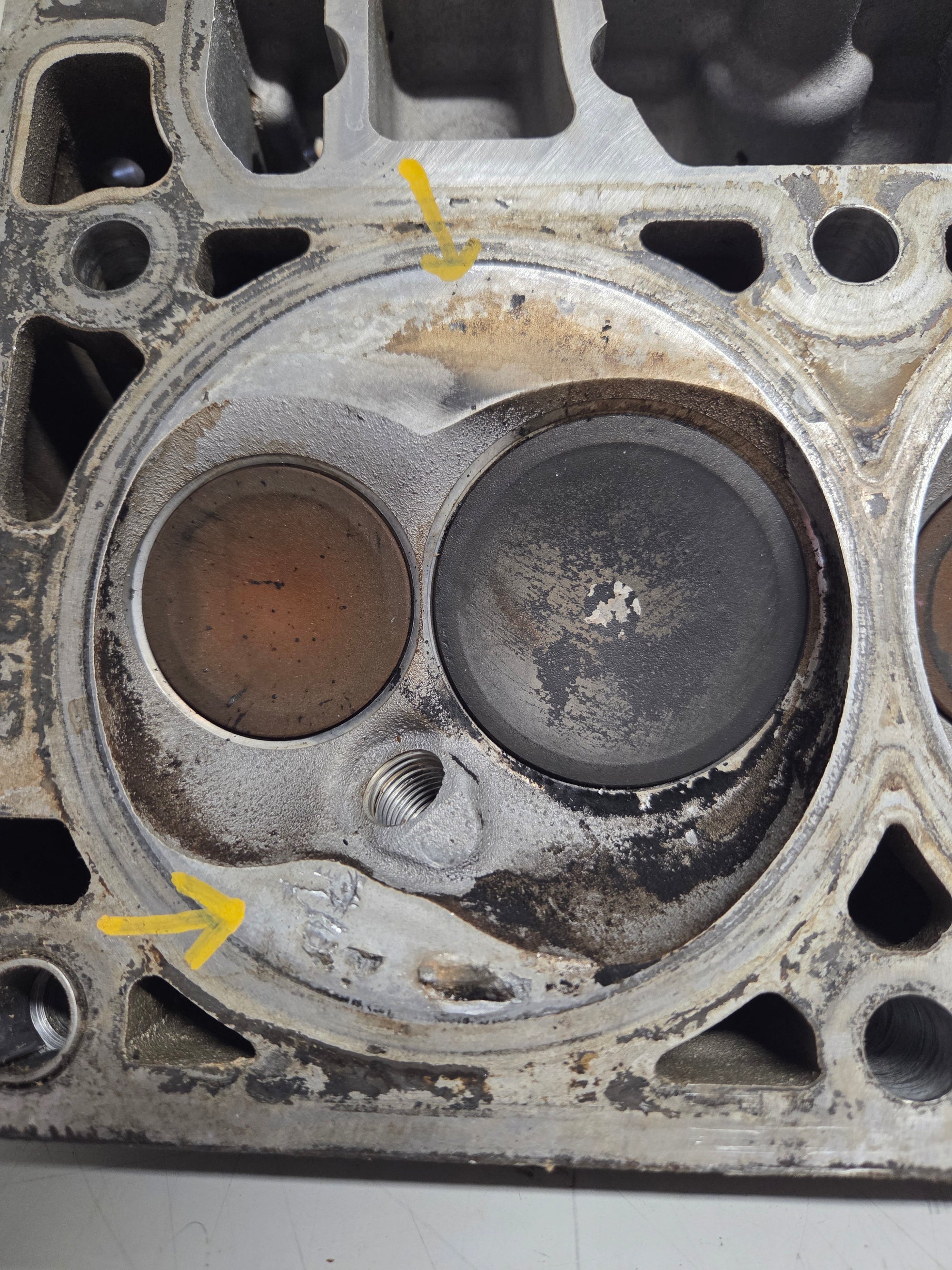 Used 823 Cylinder Head #019