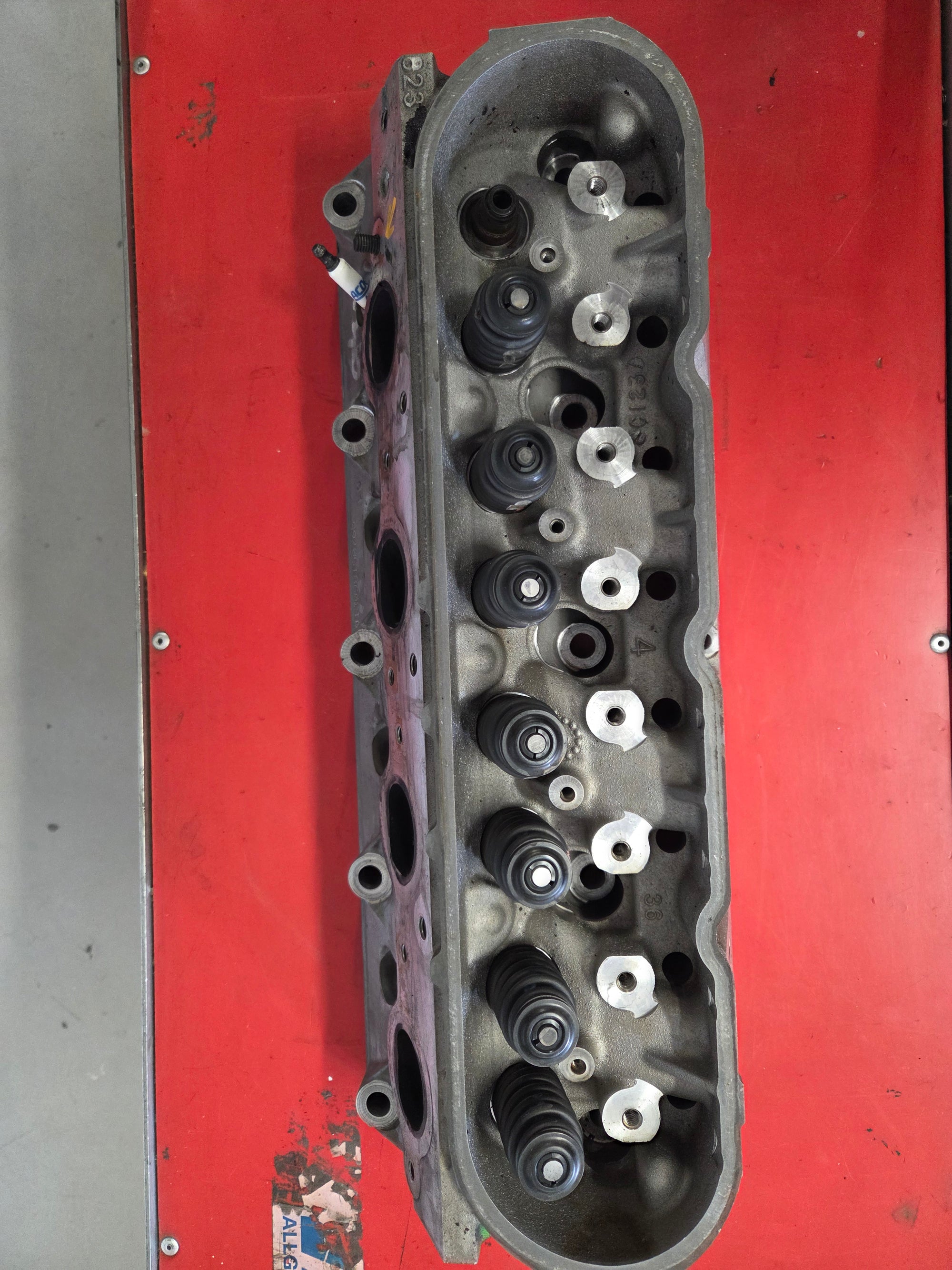 Used 823 Cylinder Head #034