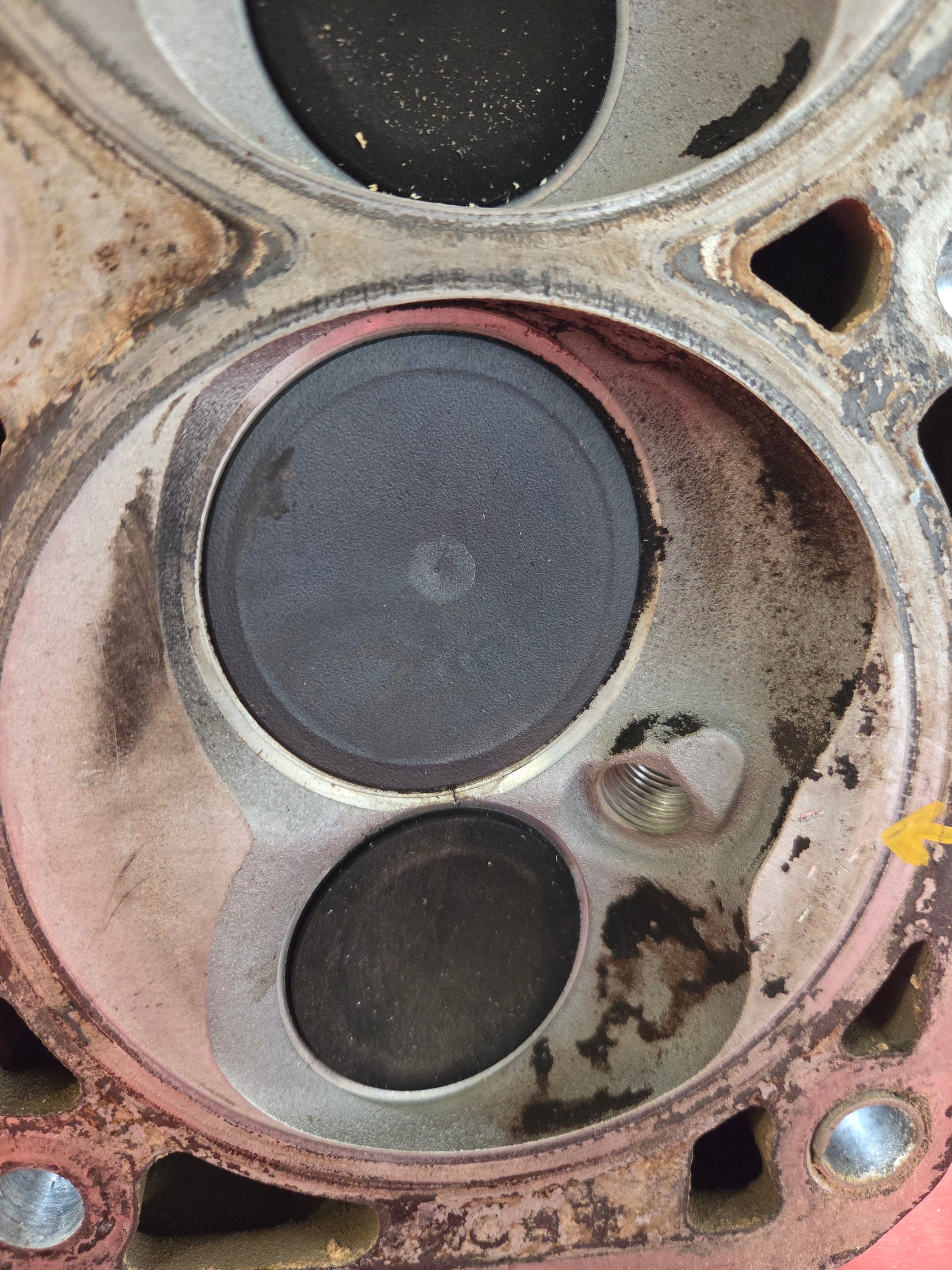Used 823 Cylinder Head #034