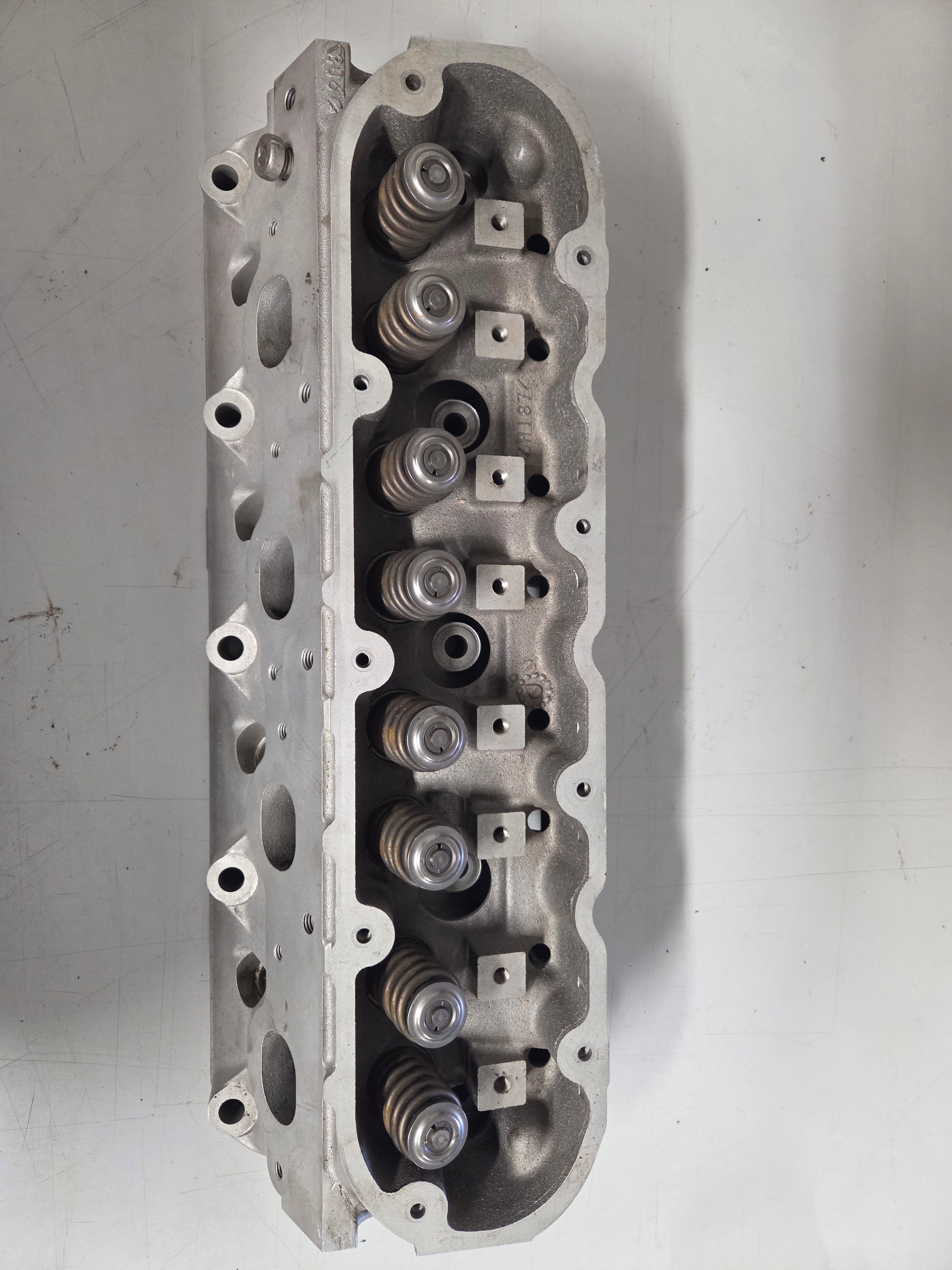 Used 806 Cylinder Head #026