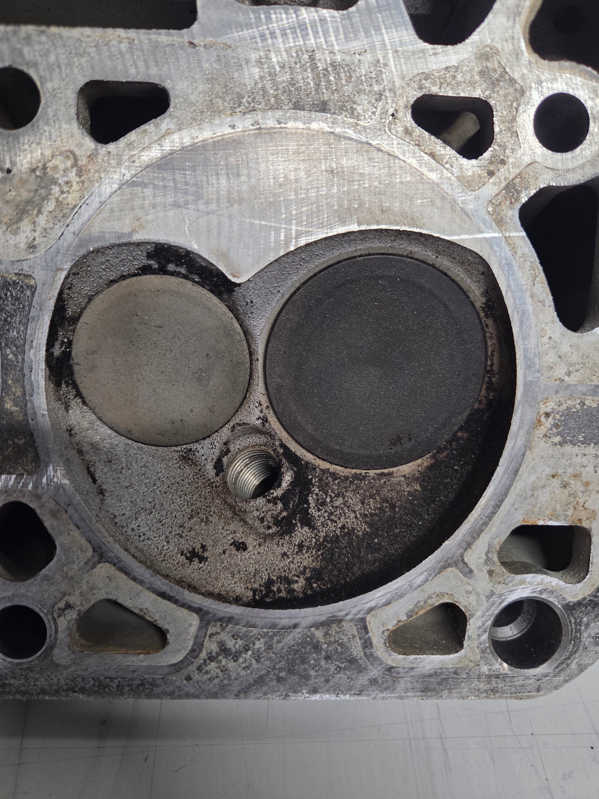Used 806 Cylinder Head #037