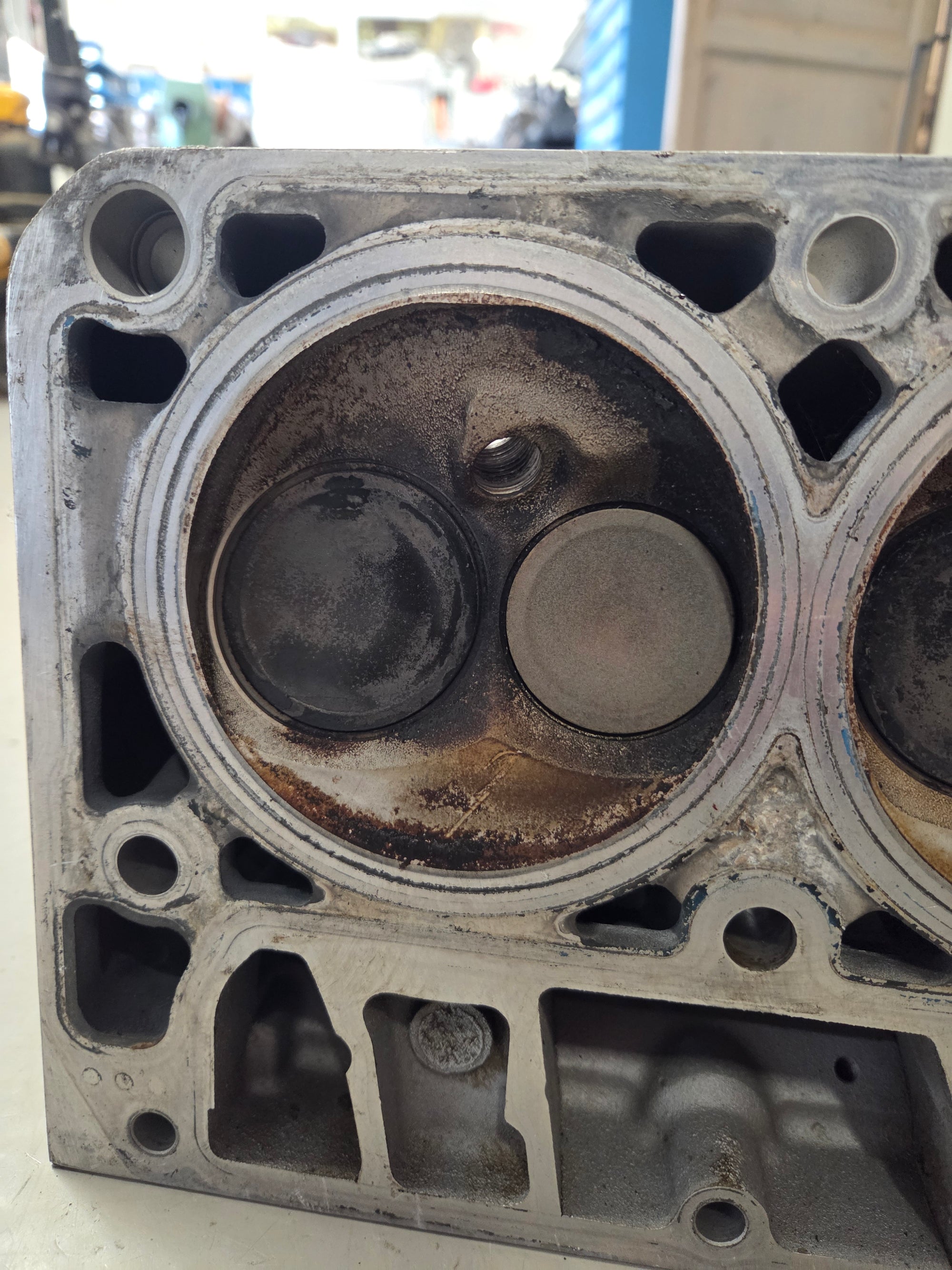 Used 862 Cylinder Head #073