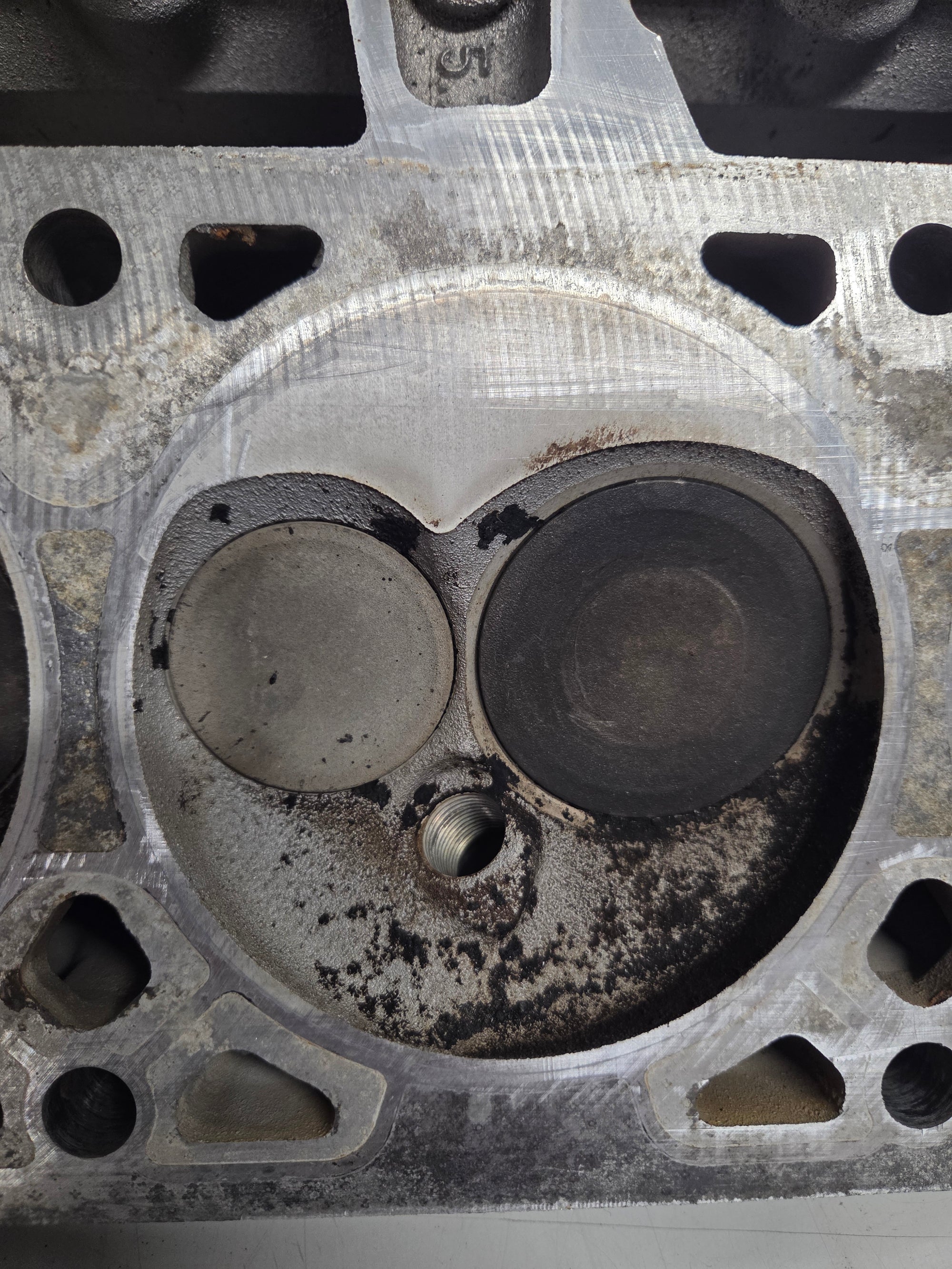 Used 806 Cylinder Head #037