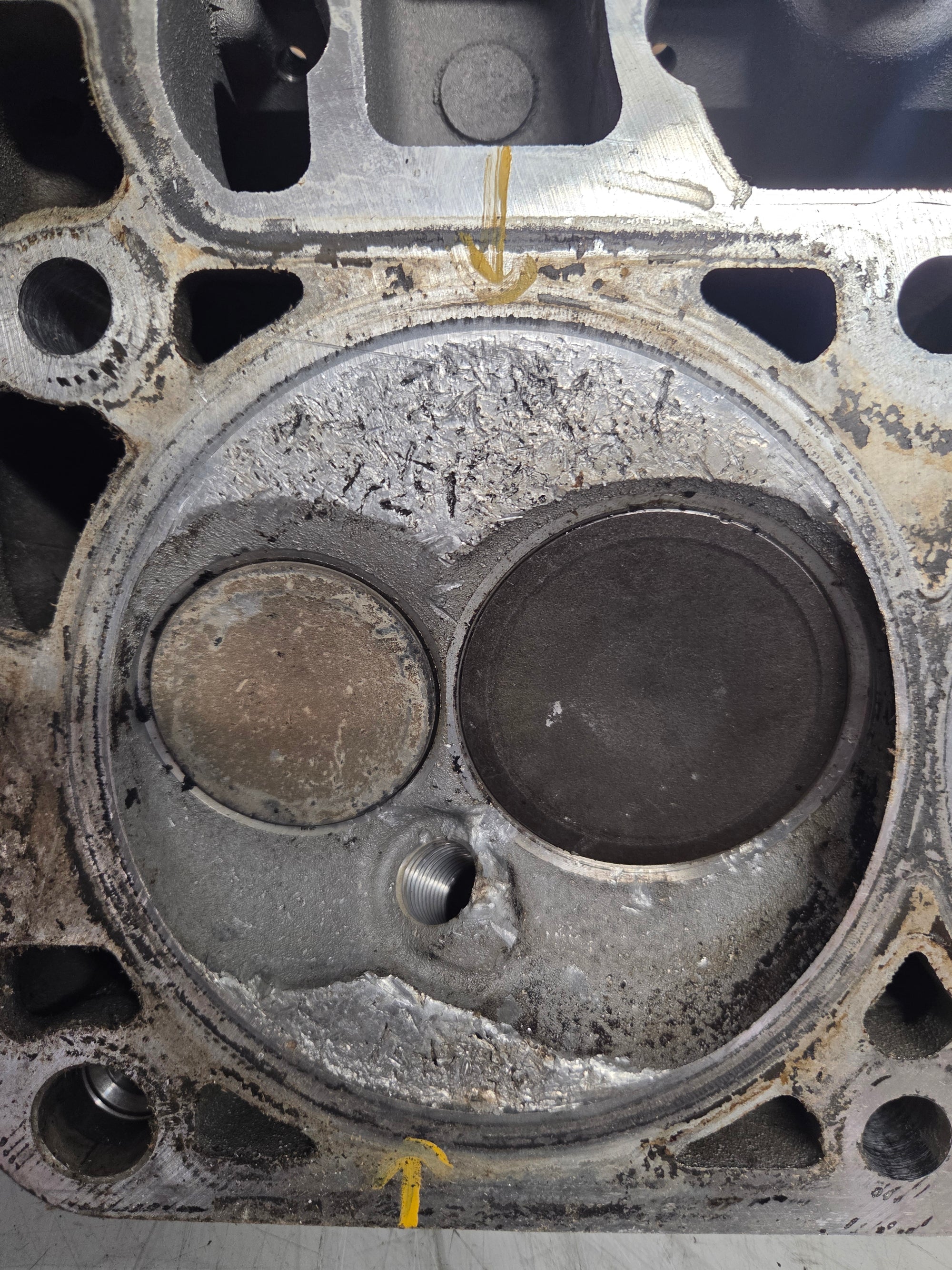 Used 823 Cylinder Head #067
