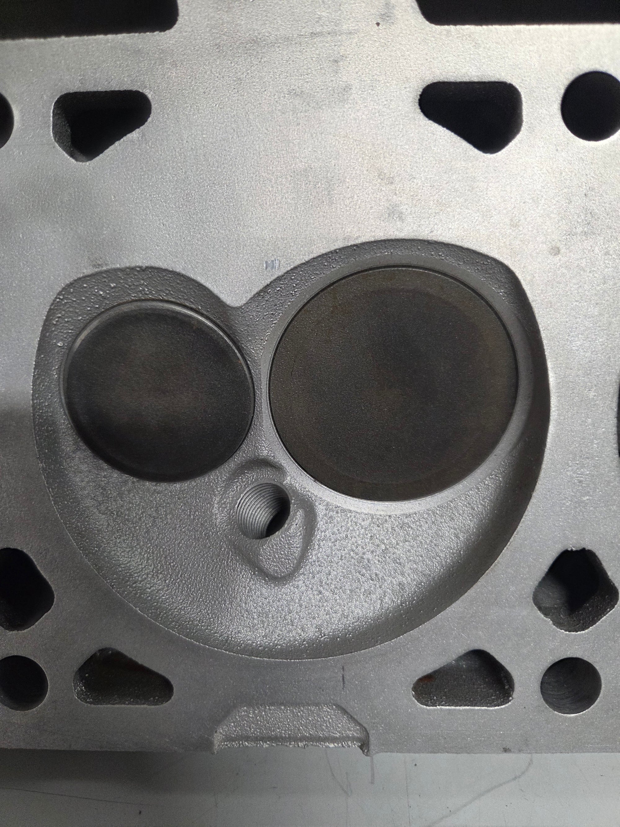 Used 806 Cylinder Head #026